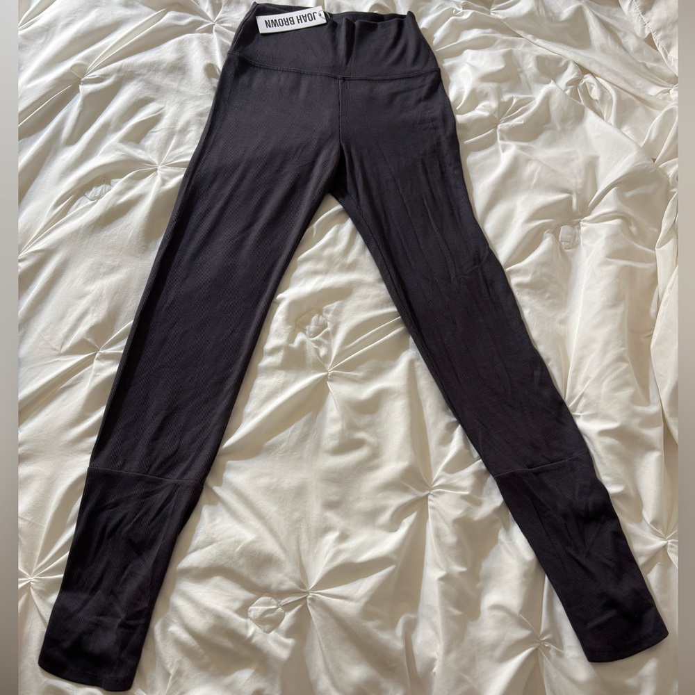RARE Joah Brown Tulip Hem Flex Rib Lift High Rise Stretch Ankle Leggings S/M